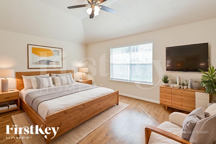 Building Photo - 2506 Fox Water Dr