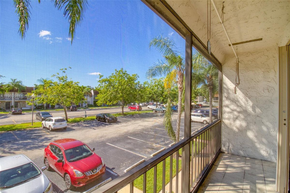 Building Photo - 5209 SW 40th Ave