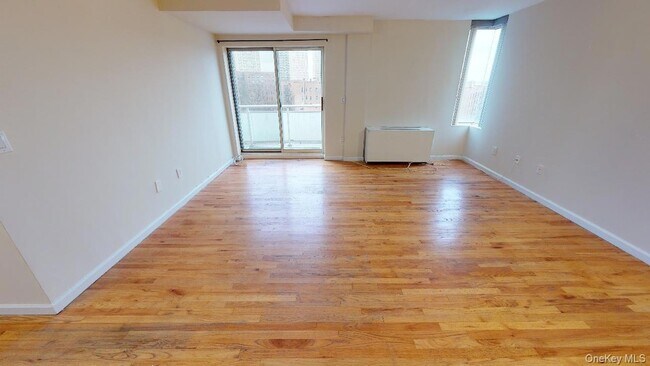 Building Photo - 102-30 Queens Blvd