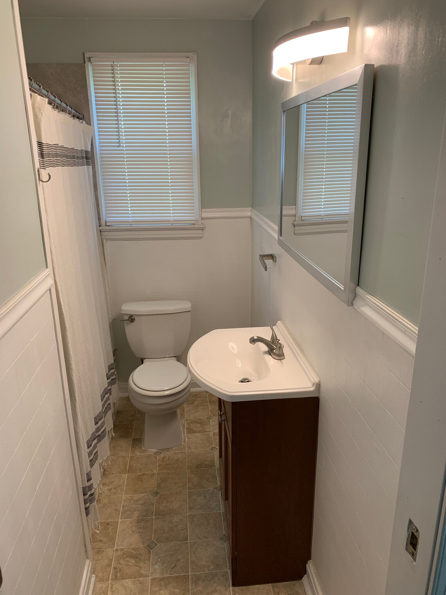 Building Photo - 195 Clearview Dr