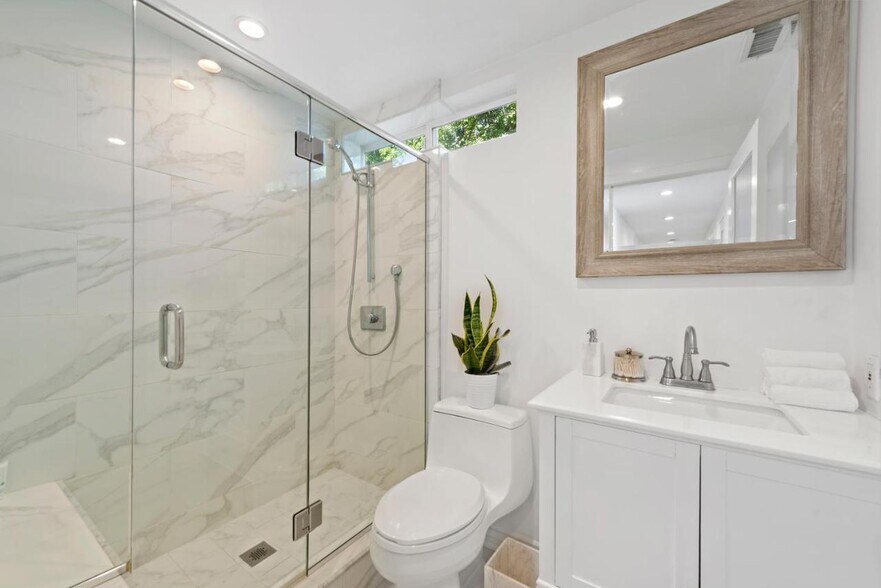 Building Photo - 5834 McDonie Ave