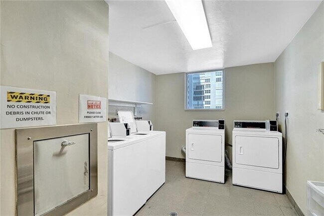 Building Photo - 4250 Galt Ocean Dr