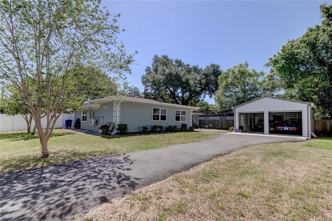 Building Photo - 6401 S Adelia Ave