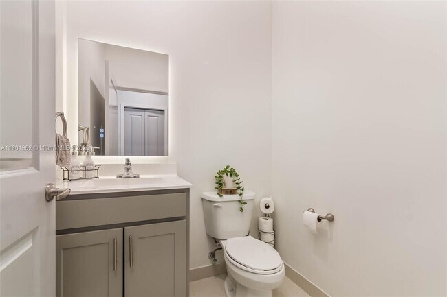 Building Photo - 2430 SW 145th Pl