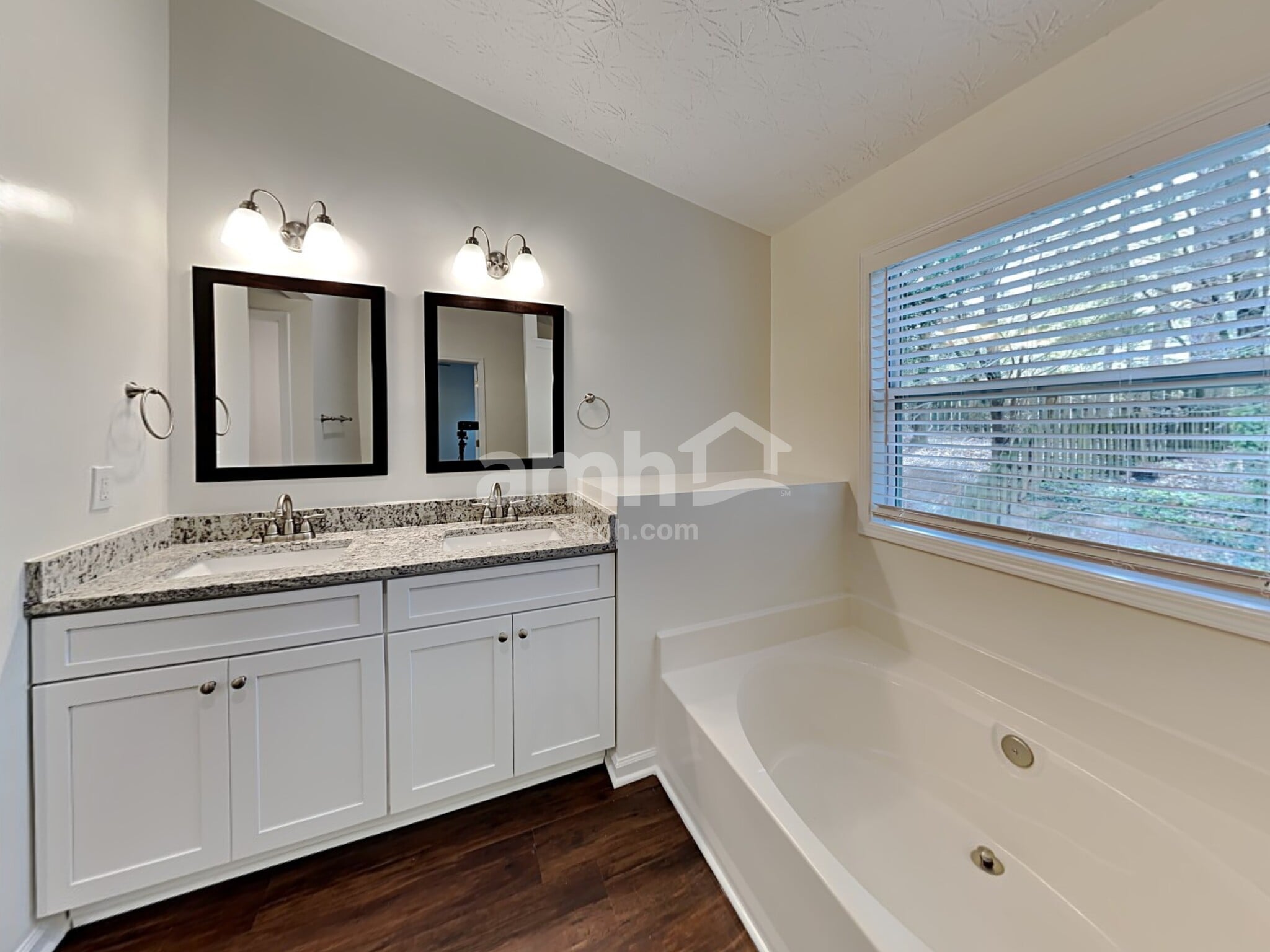 Building Photo - 4294 Windale Dr NW