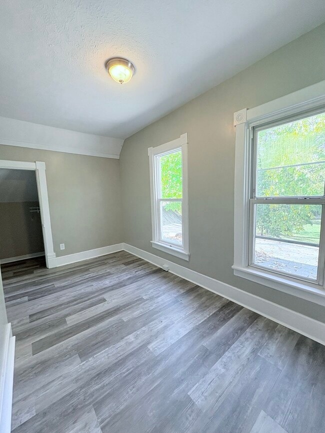 Building Photo - Charming 4 beds 2 baths in Delaware!