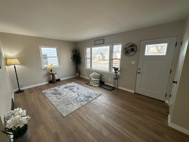 Building Photo - 1126-1128 Byron Ave.