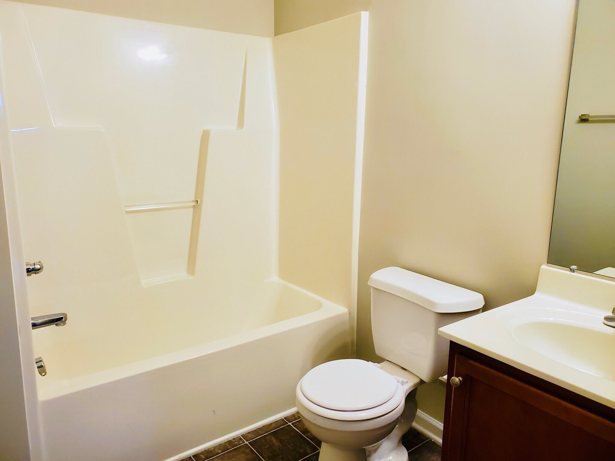 Building Photo - 651 Ganyard Farm Way