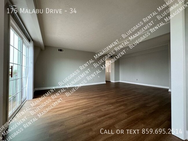 Building Photo - Newly Renovated 2 bed 1 bath home!