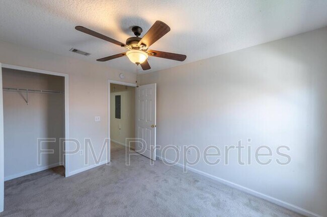 Building Photo - 9505 Armelle Way