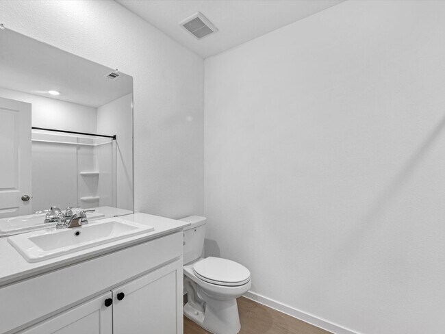 Building Photo - 25433 Carnation Ct