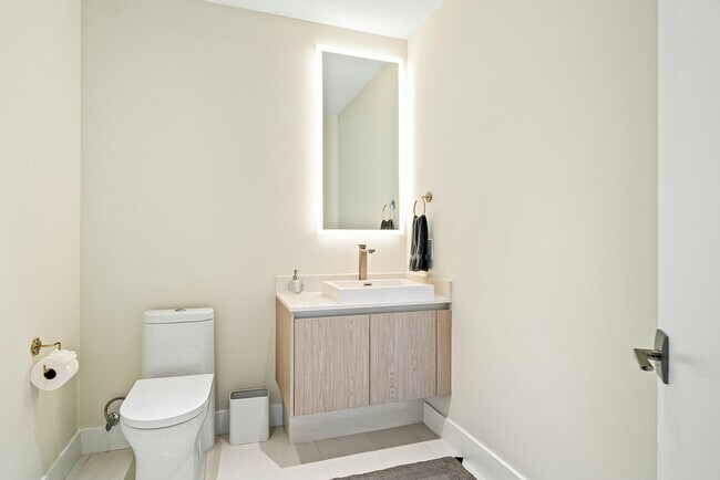 Building Photo - 3100 N Ocean Dr