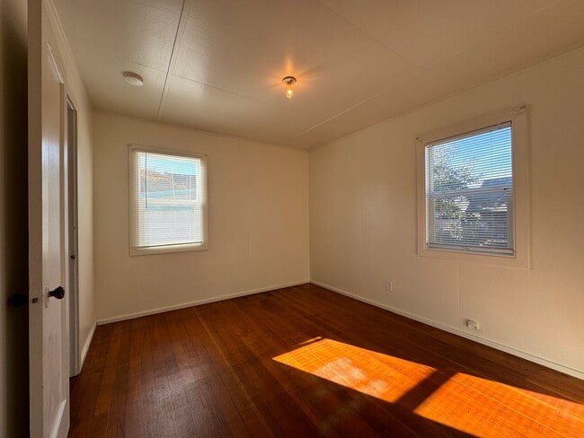 Building Photo - 1226ltur