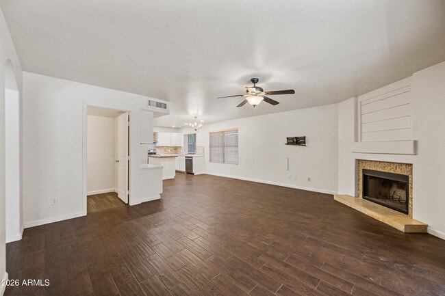Building Photo - 921 W Sun Coast Dr