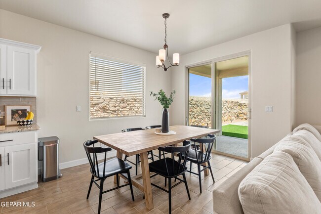 Building Photo - 828 Paseo Solar Dr