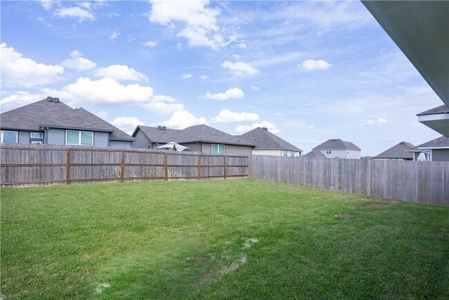 Building Photo - 2206 Hall of Fame Ct