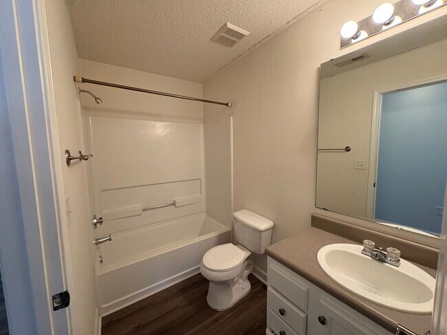 Building Photo - 731 Harts Cove Way