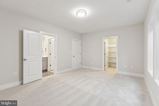 Building Photo - 2150 N Stafford St
