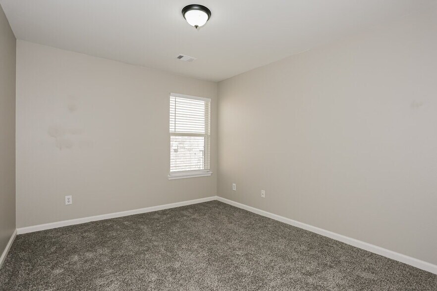 Building Photo - 2847 Park Pl Dr