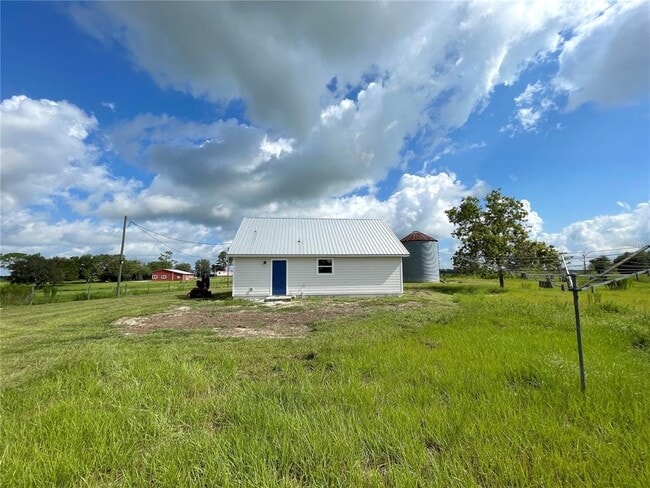 Building Photo - 11490 NE 30th St