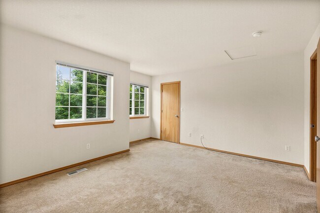 Building Photo - 4061 Galena St SE