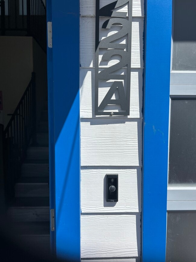 Gatedd keyless entry - 222 Jackson St