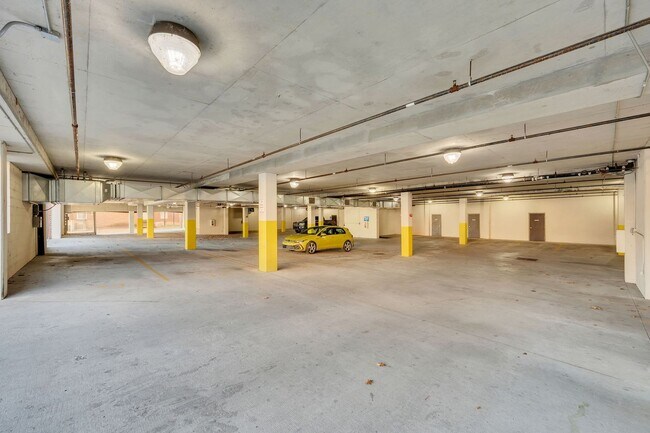 Building Photo - Furnished West End Luxury Condo