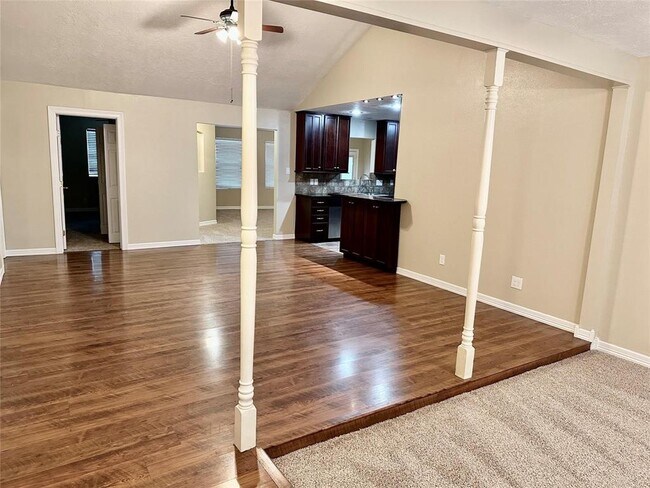 Building Photo - 239 Ridgewood Dr