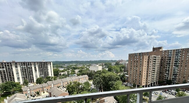 Building Photo - 5340 Holmes Run Pkwy