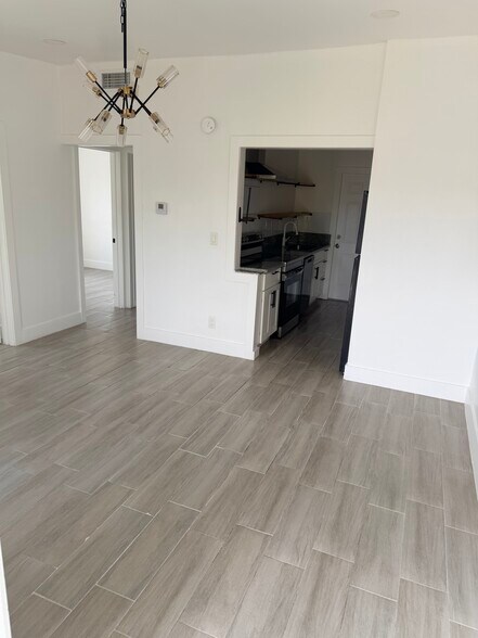 Building Photo - 237 SW 14th Ave