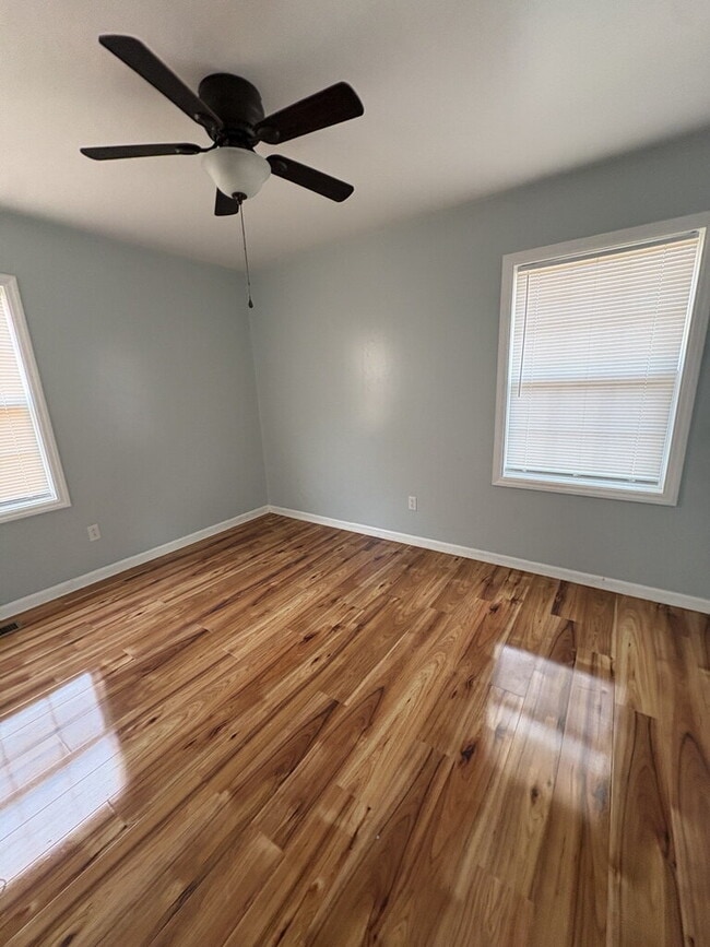 Building Photo - 123 Arthur Ct