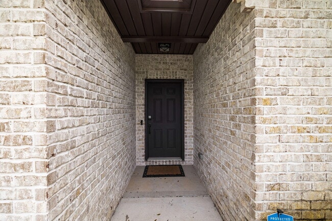 Building Photo - 518 Sibert Ave
