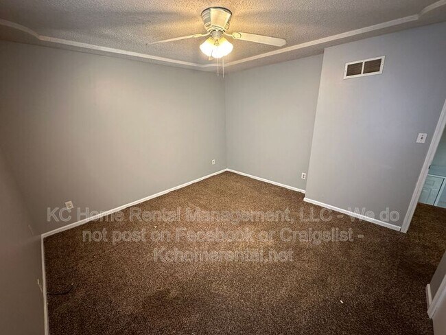 Building Photo - 35 Cherry St