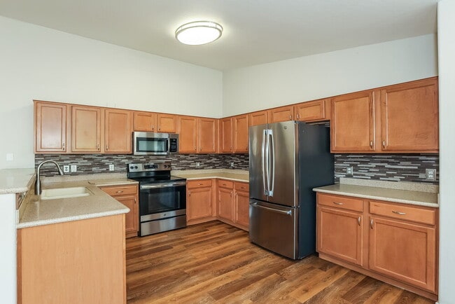 Building Photo - 4966 E Magnus Dr