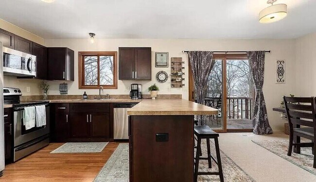 Building Photo - 11816 Highridge Dr