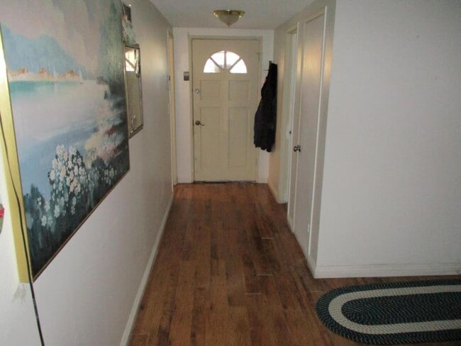 Building Photo - 45451 Foxton Ave