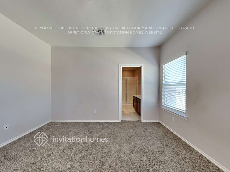 Building Photo - 800 Alton Dr