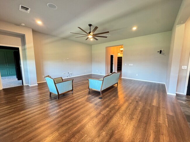 Building Photo - 1104 Black Mesa Rd