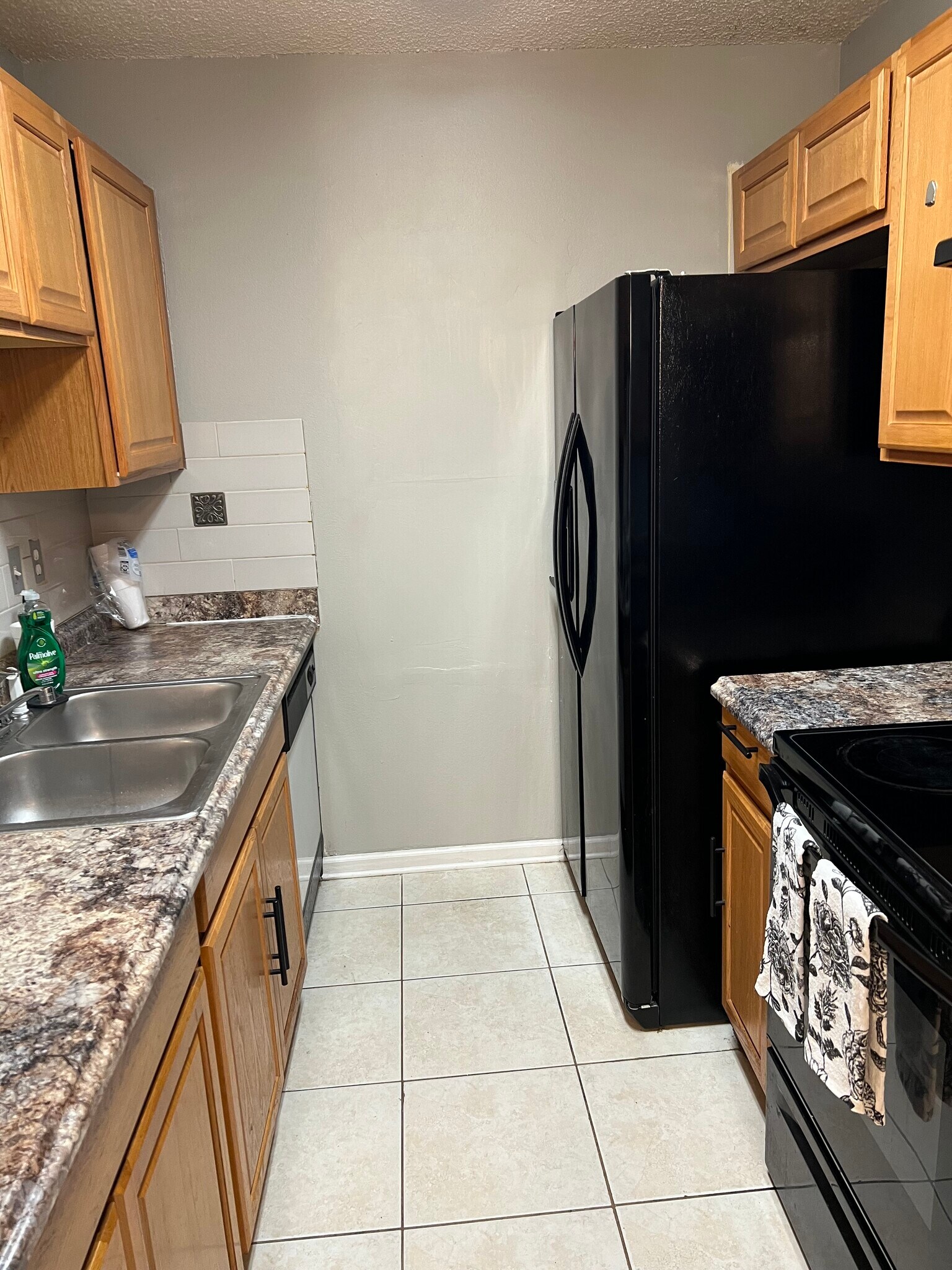 Building Photo - 2312 Tina Dr