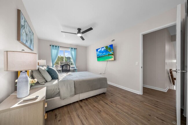 Building Photo - 13737 Via Tres Vistas