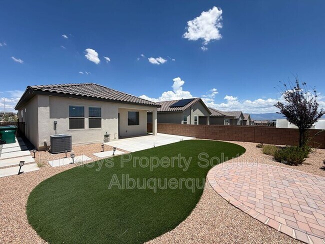 Building Photo - 768 Amatista Lp SE