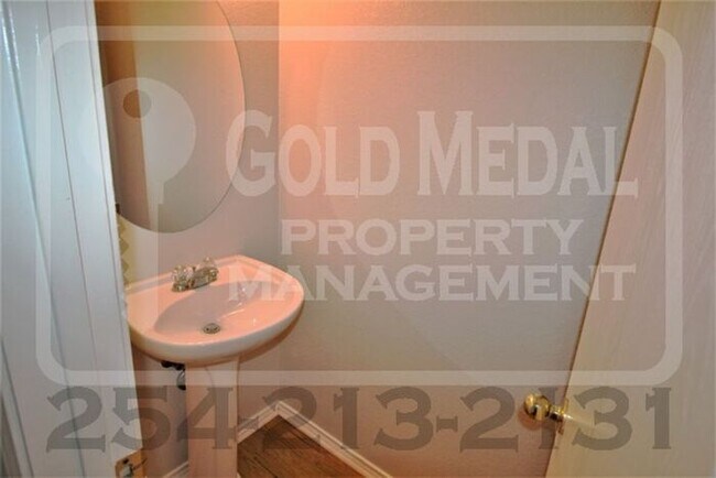 Building Photo - 3704 Malibu Ln