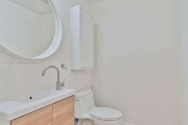 Building Photo - 1050 Brickell Ave