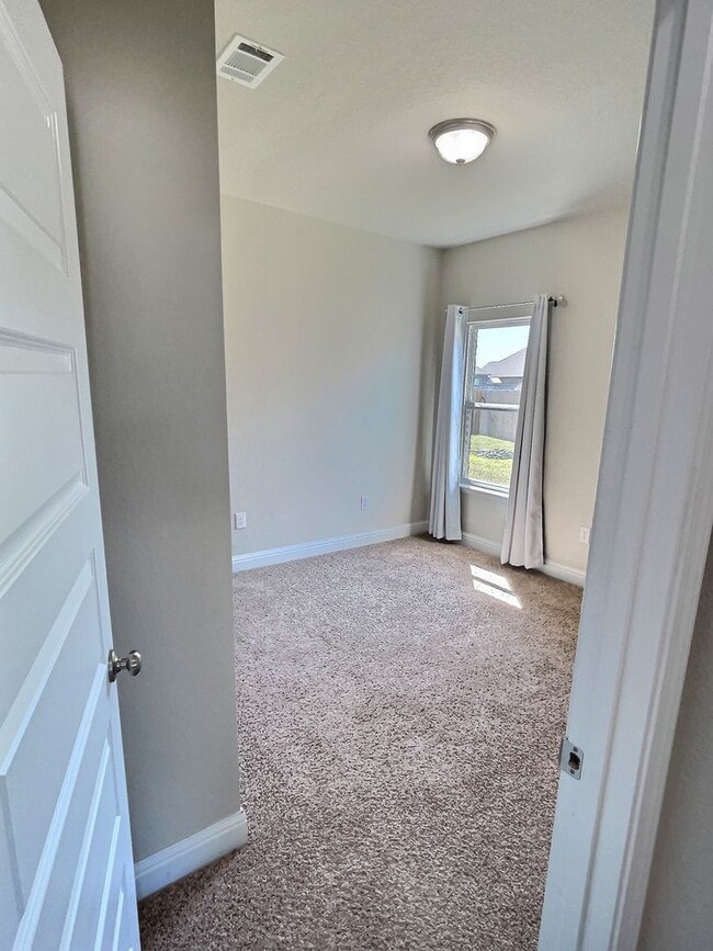 Building Photo - Beautiful 4-Bedroom, 2-Bath Home in Ocean ...