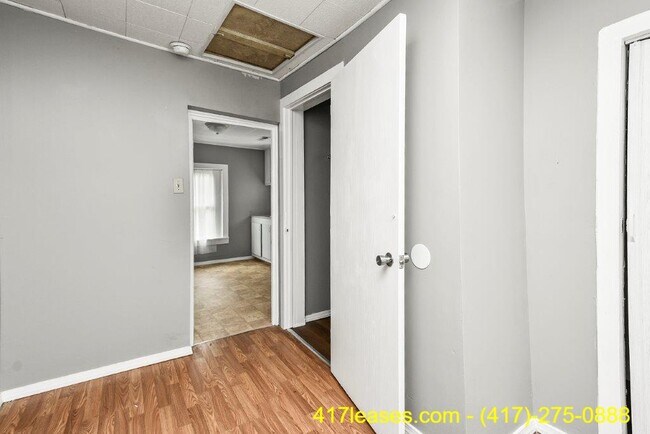 Building Photo - 2139 N Taylor Ave