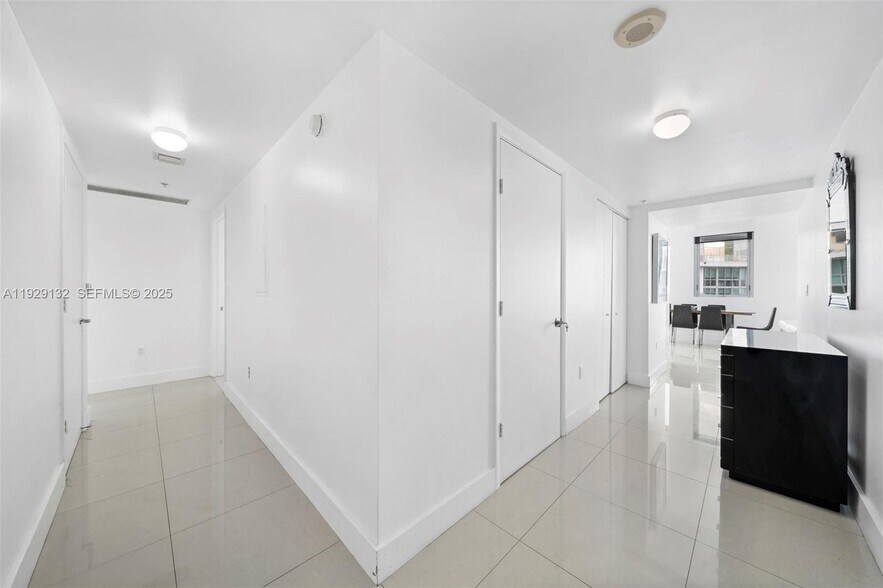 Building Photo - 92 SW 3rd St