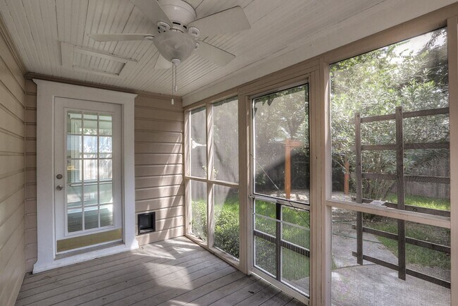 Building Photo - 926 Dorothy St