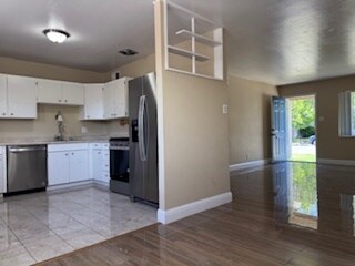 Building Photo - 289 Sawyer Way