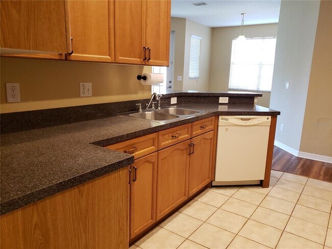 Building Photo - 3658 Oakdale Cir