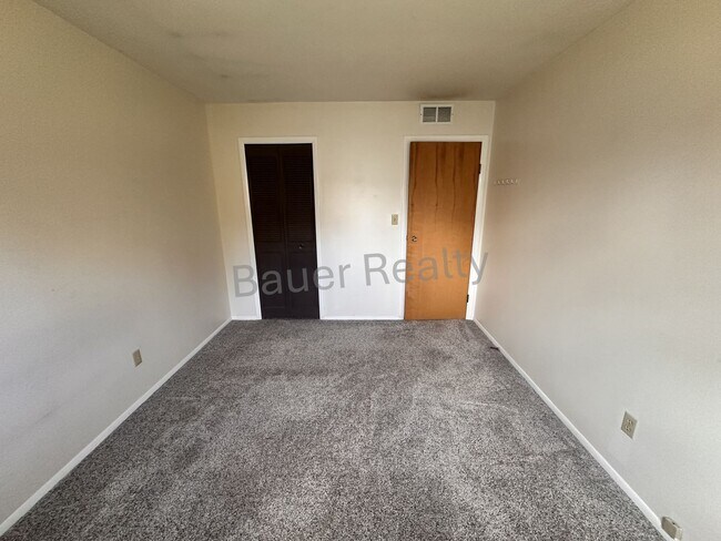 Building Photo - mh74